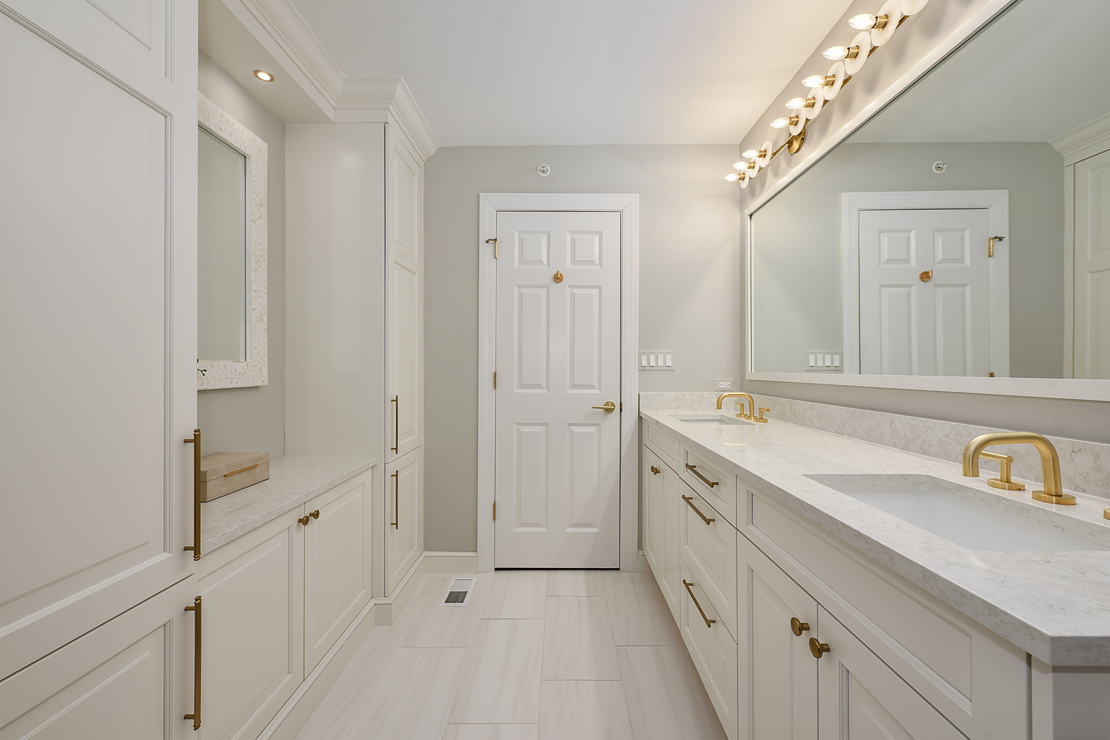 500 Stone Canyon Circle Inverness, IL 60010 - Photo 26 of 33 a spacious bathroom with a double vanity sink mirror and