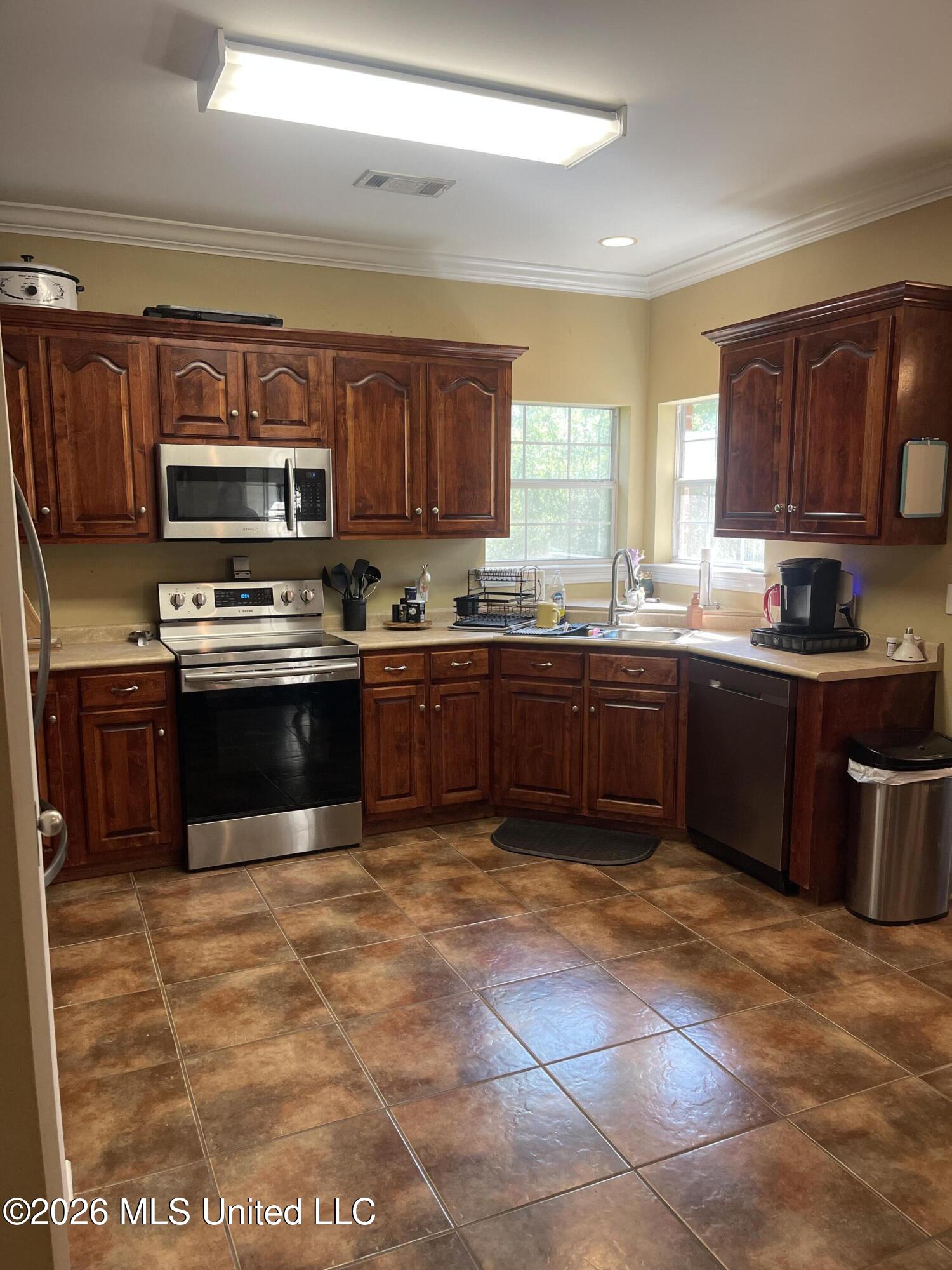 215 Ridgeview Drive Carriere, MS 39426 - Photo 5 of 21 IMG_3207