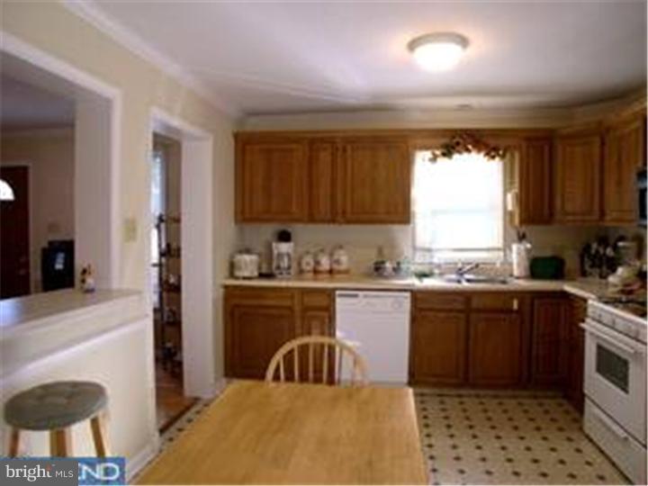 277 Berlin Road Clementon, NJ 08021 - Photo 9 of 15