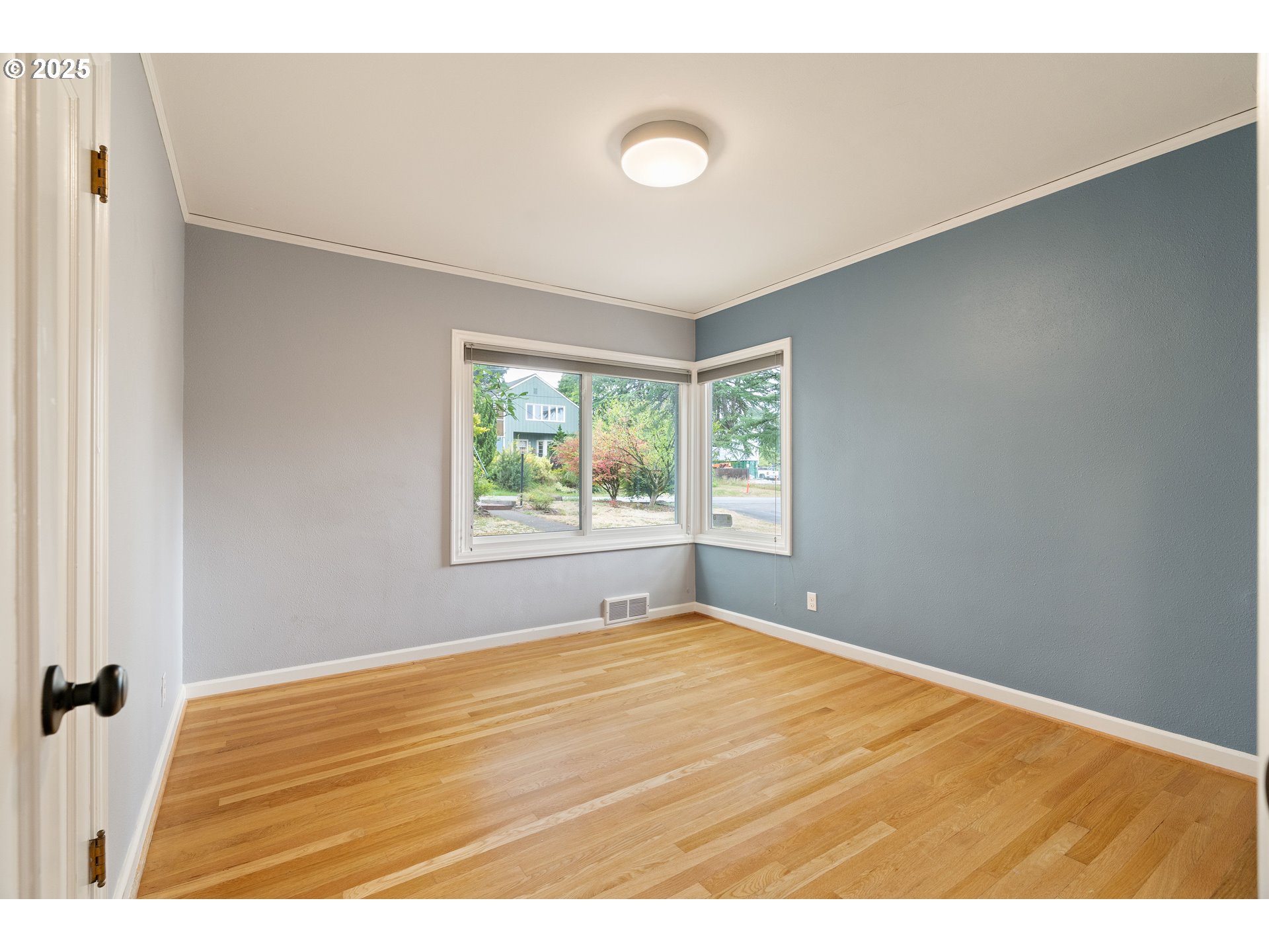 6413 Southwest Brugger Street Portland, OR 97219 - Photo 21 of 48 Gallery Image 21