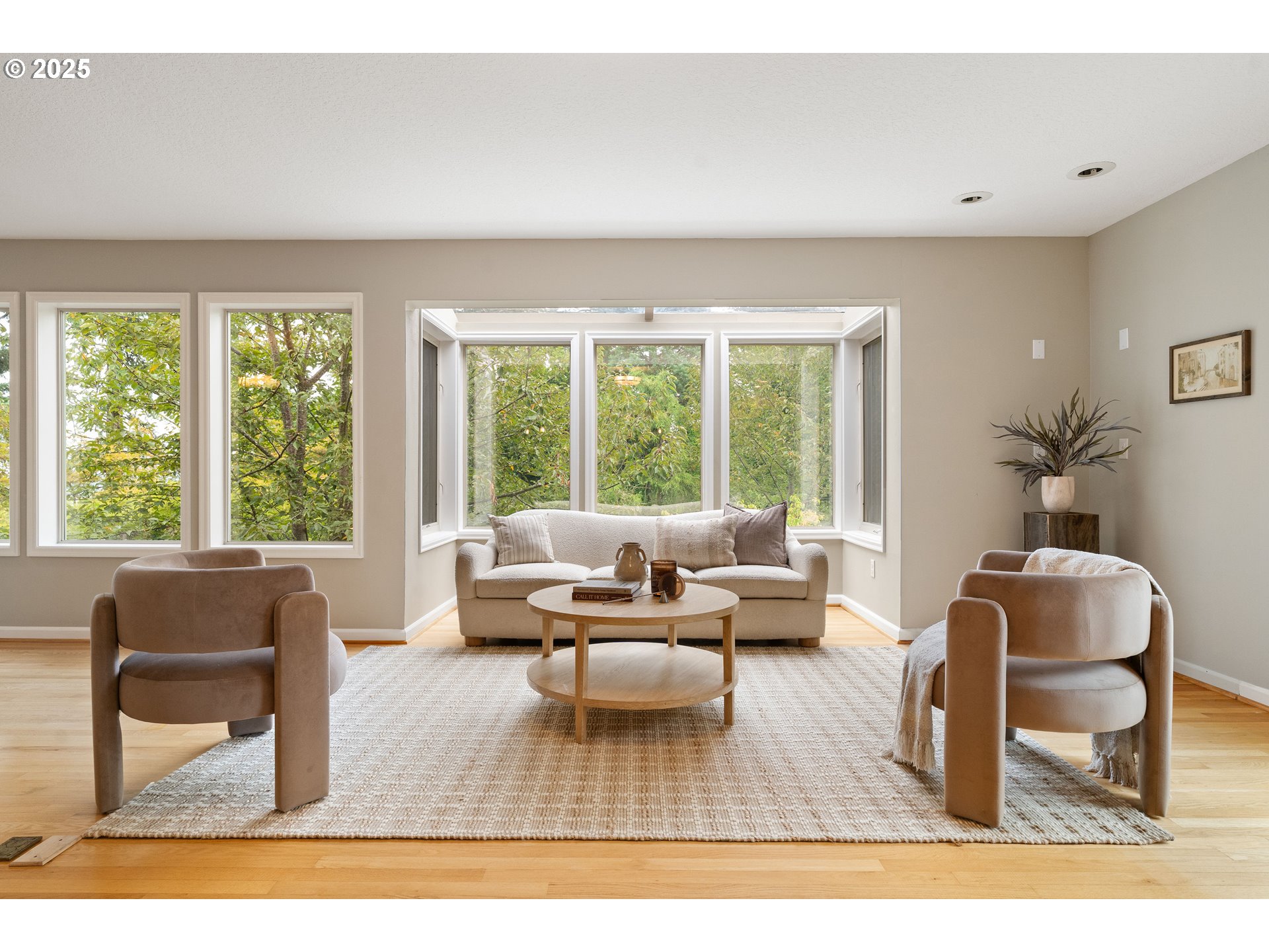 6413 Southwest Brugger Street Portland, OR 97219 - Photo 3 of 48 Gallery Image 3