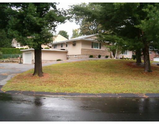 14 Pilgrim Road Lawrence, MA 01843 - Photo 1 of 9 Gallery Image 1