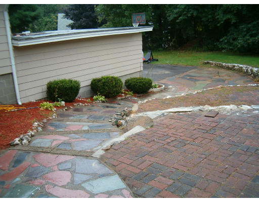 14 Pilgrim Road Lawrence, MA 01843 - Photo 7 of 9 Gallery Image 7