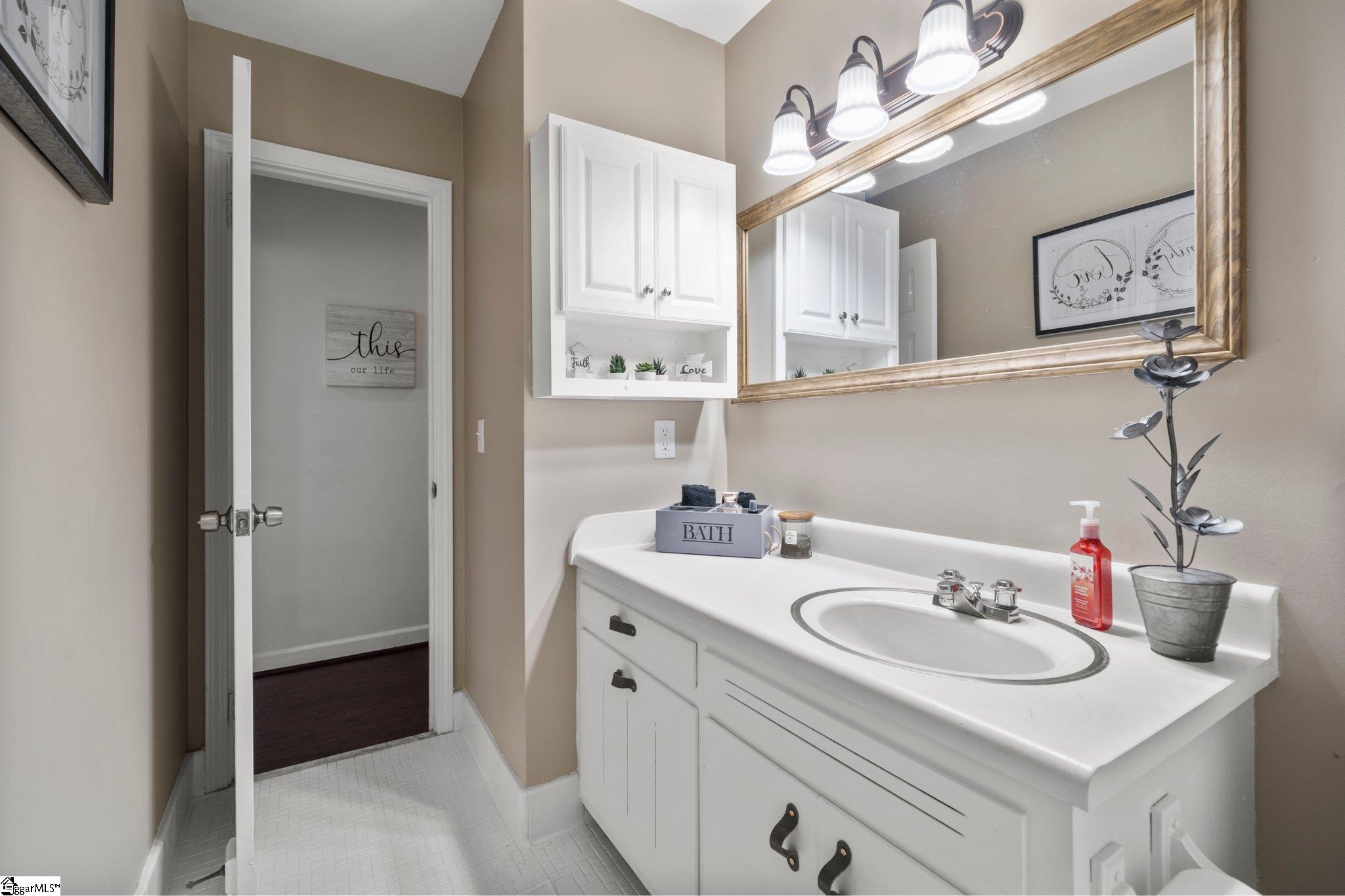 211 Zoar Heights Road Greer, SC 29651 - Photo 16 of 29