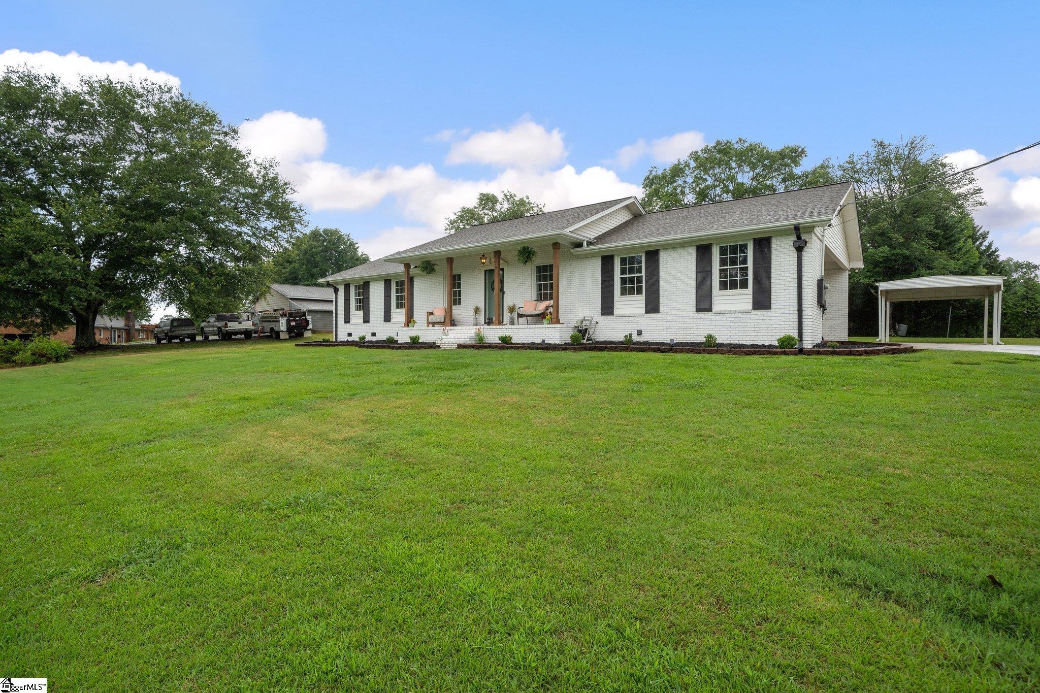 211 Zoar Heights Road Greer, SC 29651 - Photo 2 of 29