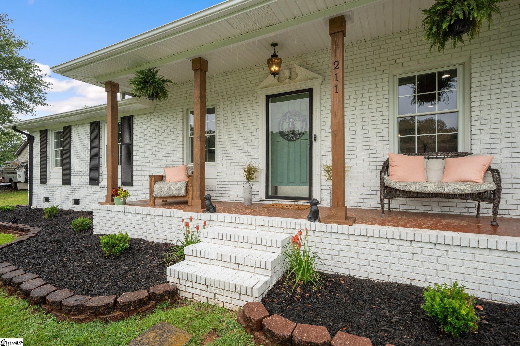 211 Zoar Heights Road Greer, SC 29651 - Photo 3 of 29