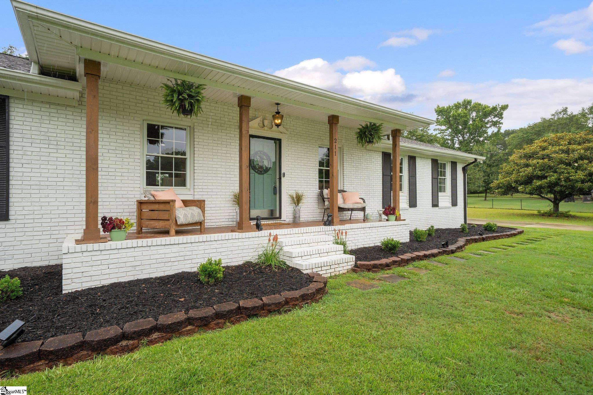 211 Zoar Heights Road Greer, SC 29651 - Photo 4 of 29