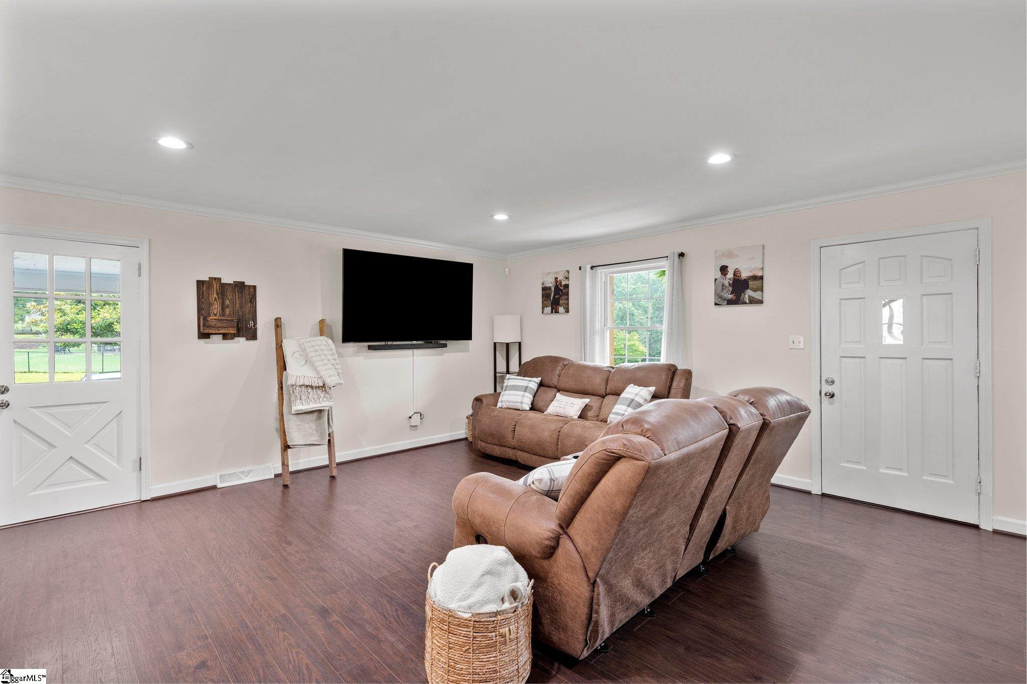 211 Zoar Heights Road Greer, SC 29651 - Photo 8 of 29