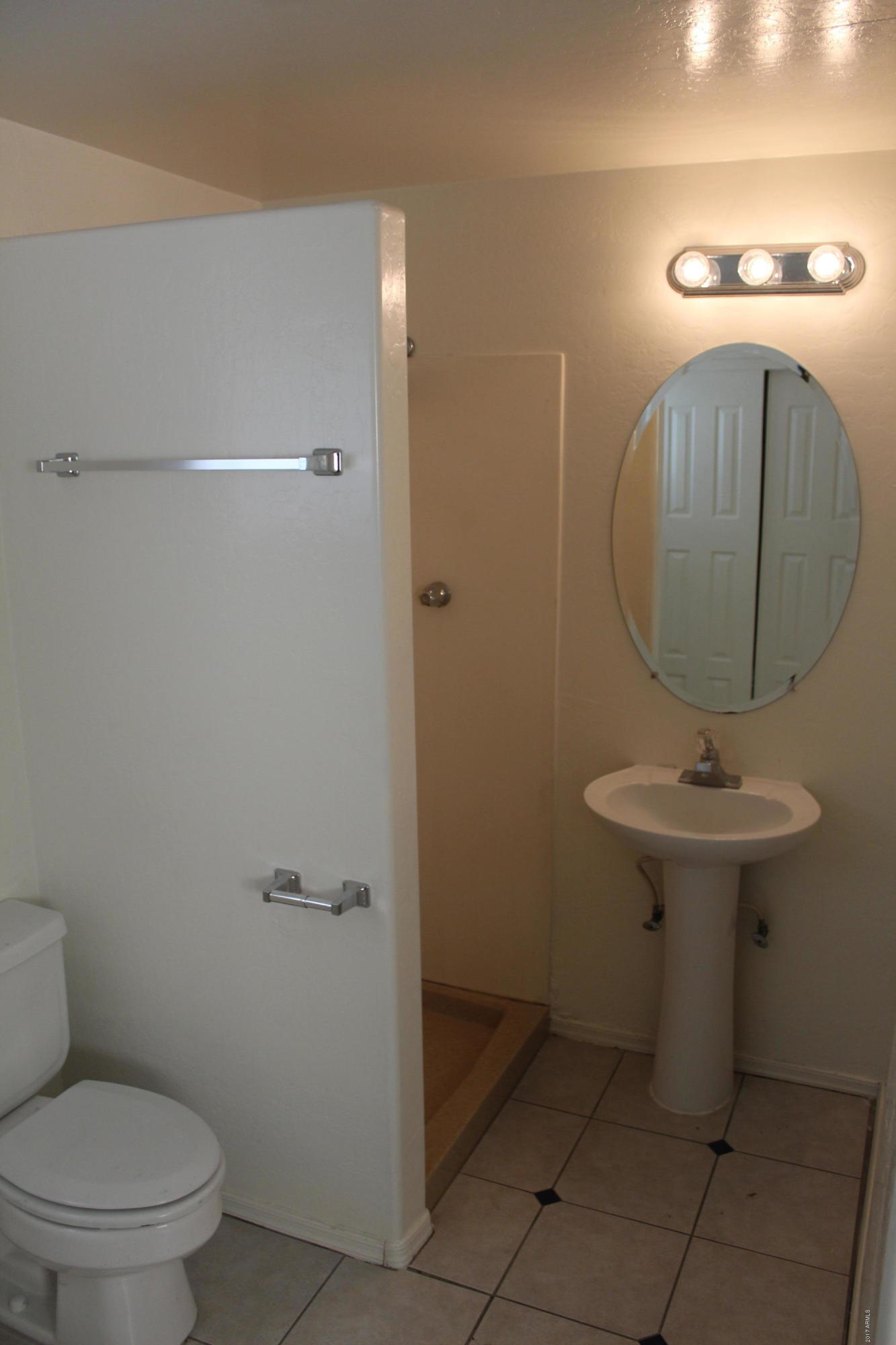 2938 West Almeria Road Phoenix, AZ 85009 - Photo 14 of 18 IMG_1372