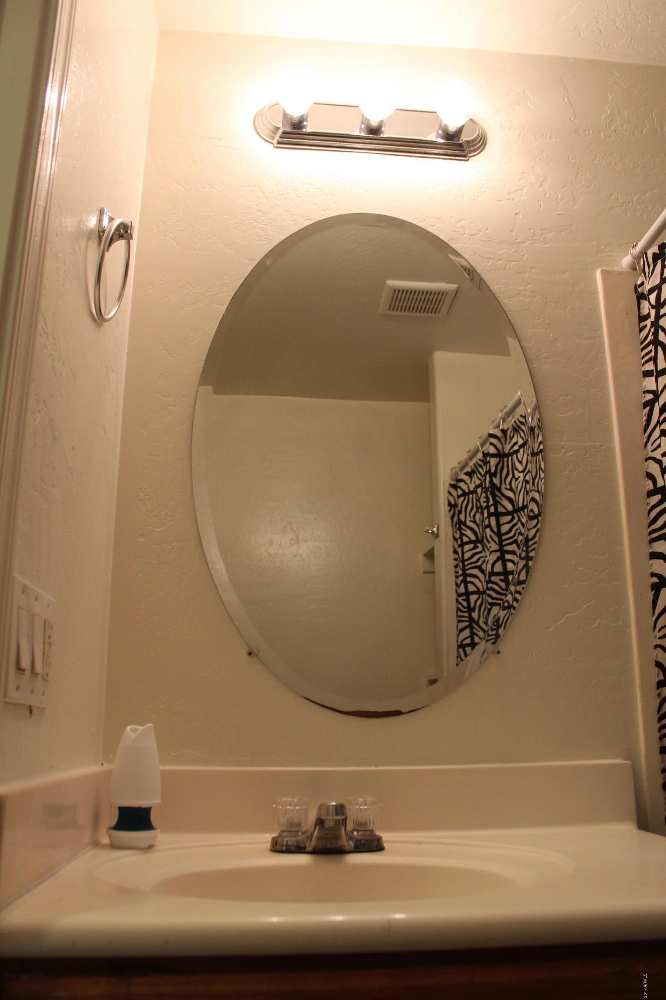 2938 West Almeria Road Phoenix, AZ 85009 - Photo 16 of 18 IMG_1376
