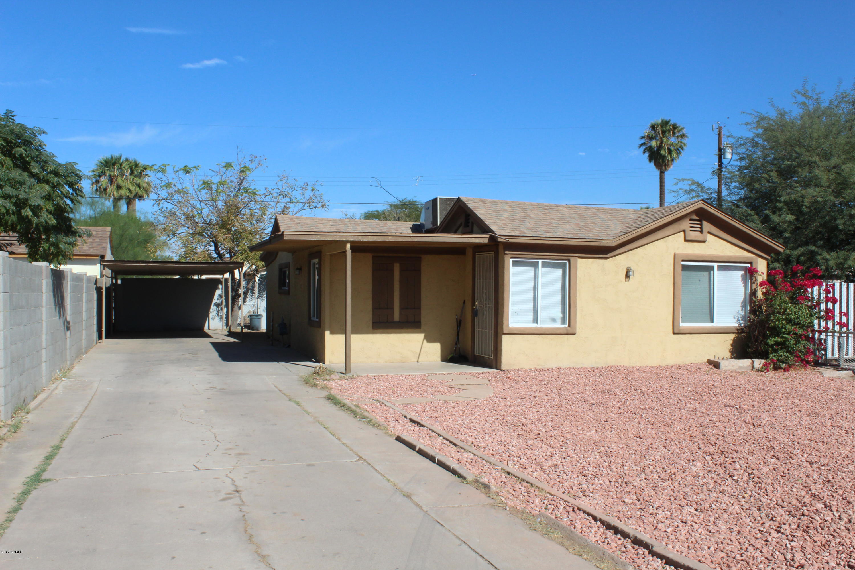 2938 West Almeria Road Phoenix, AZ 85009 - Photo 3 of 18 IMG_1402