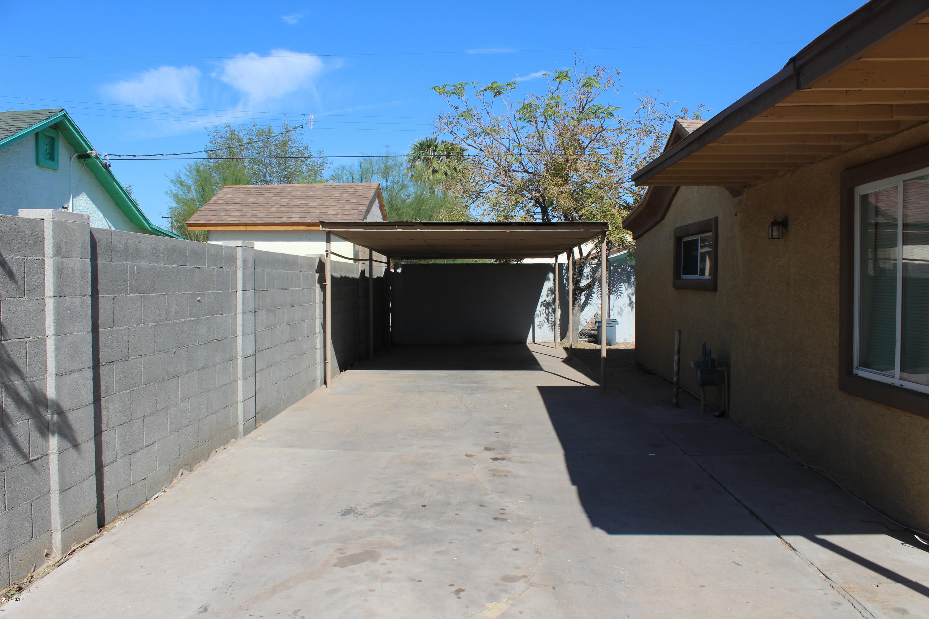 2938 West Almeria Road Phoenix, AZ 85009 - Photo 4 of 18 IMG_1405