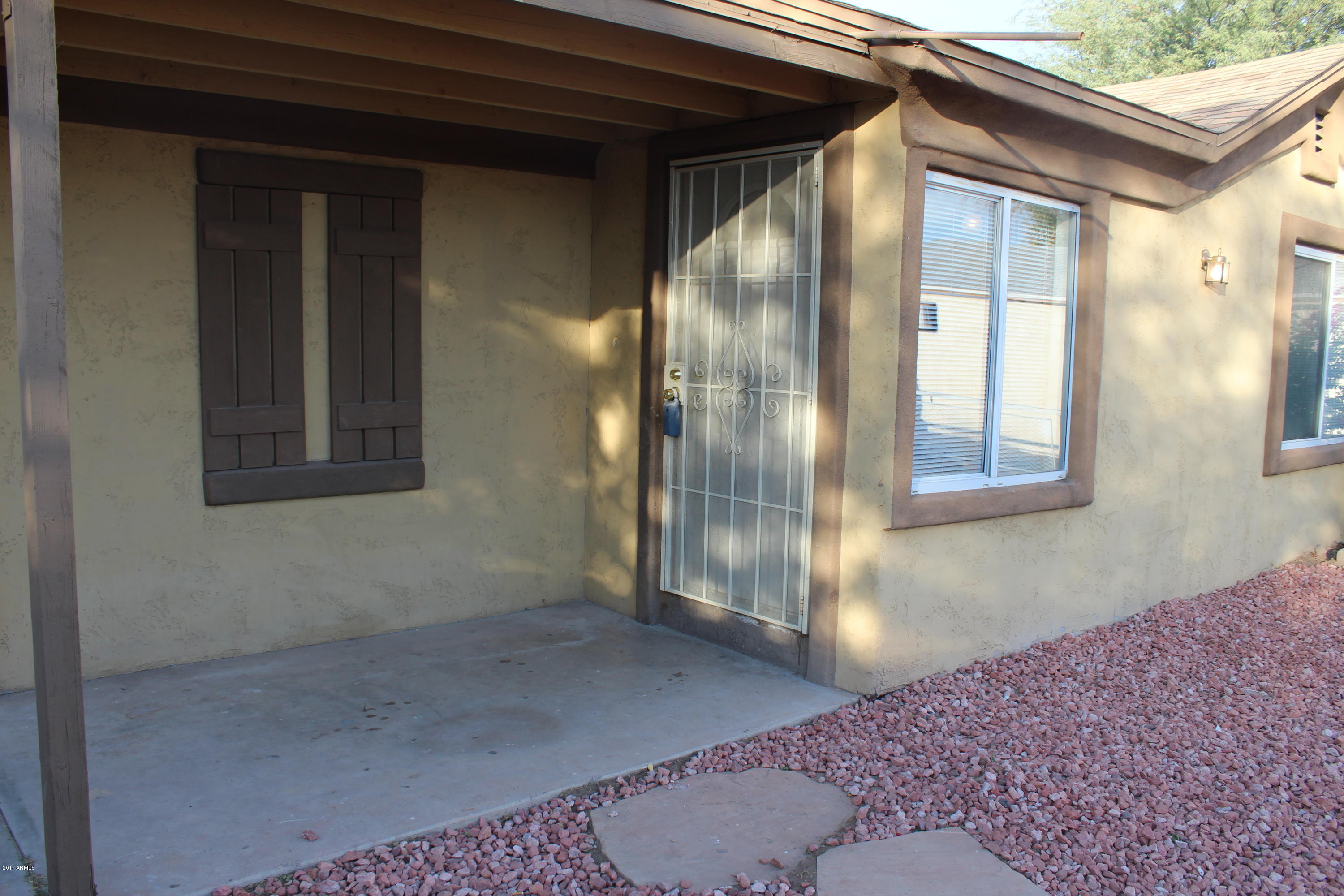 2938 West Almeria Road Phoenix, AZ 85009 - Photo 5 of 18 IMG_1393