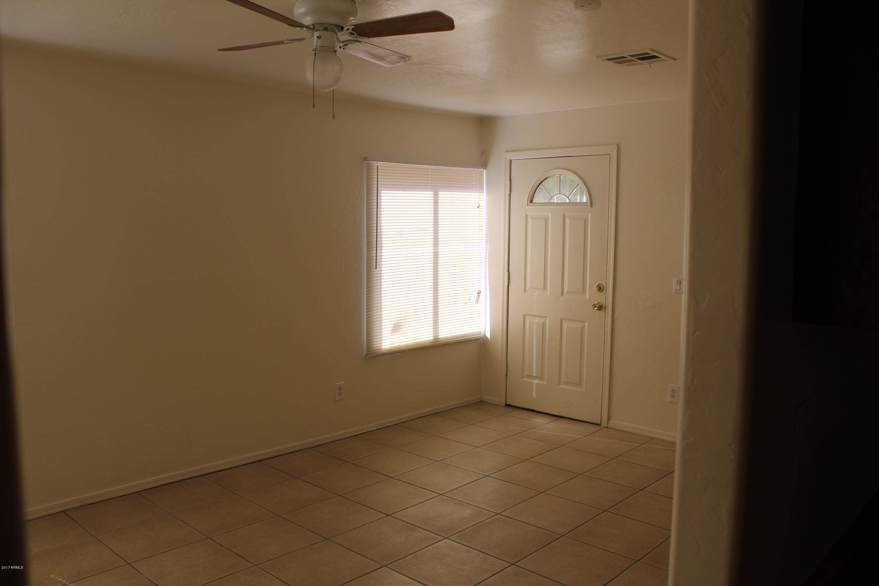2938 West Almeria Road Phoenix, AZ 85009 - Photo 7 of 18 IMG_1412