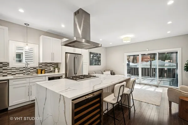 $4,800 | 3125 South Giles Avenue, Unit 3125, Chicago, IL 60616