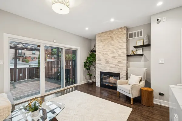 $4,800 | 3125 South Giles Avenue, Unit 3125, Chicago, IL 60616