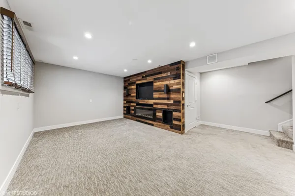 $4,800 | 3125 South Giles Avenue, Unit 3125, Chicago, IL 60616