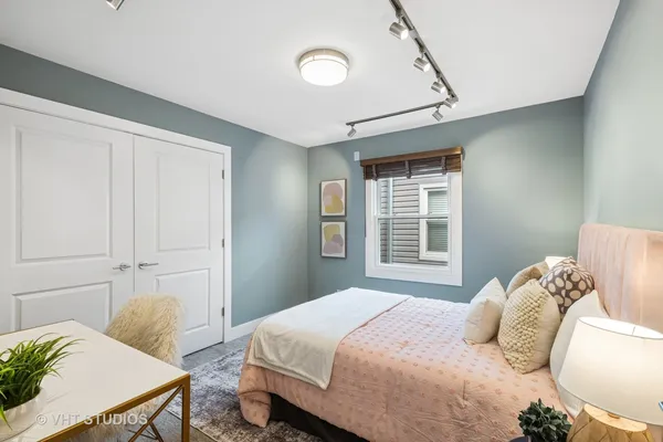 $4,800 | 3125 South Giles Avenue, Unit 3125, Chicago, IL 60616