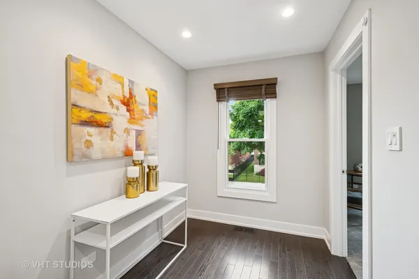 $4,800 | 3125 South Giles Avenue, Unit 3125, Chicago, IL 60616