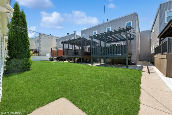 $4,800 | 3125 South Giles Avenue, Unit 3125, Chicago, IL 60616