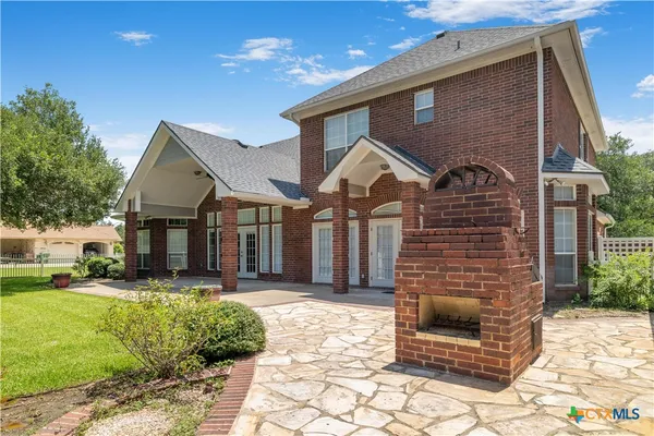 $615,000 | 123 Northwood Drive, Cuero, TX 77954