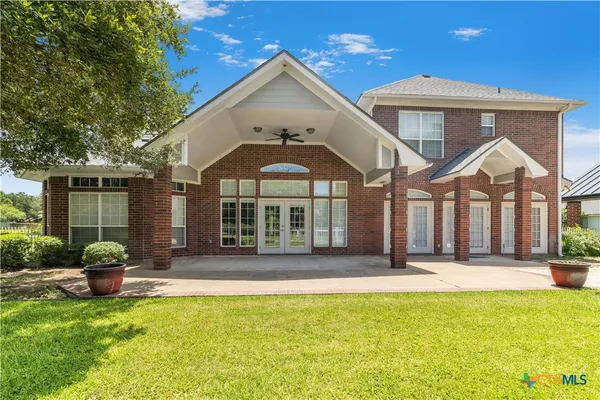 $615,000 | 123 Northwood Drive, Cuero, TX 77954