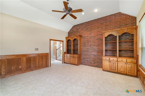 $615,000 | 123 Northwood Drive, Cuero, TX 77954