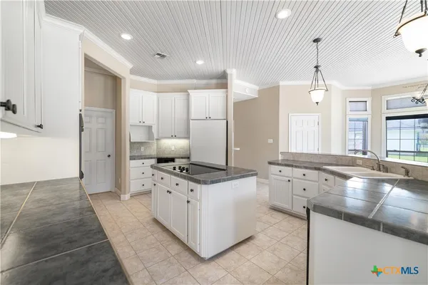 $615,000 | 123 Northwood Drive, Cuero, TX 77954