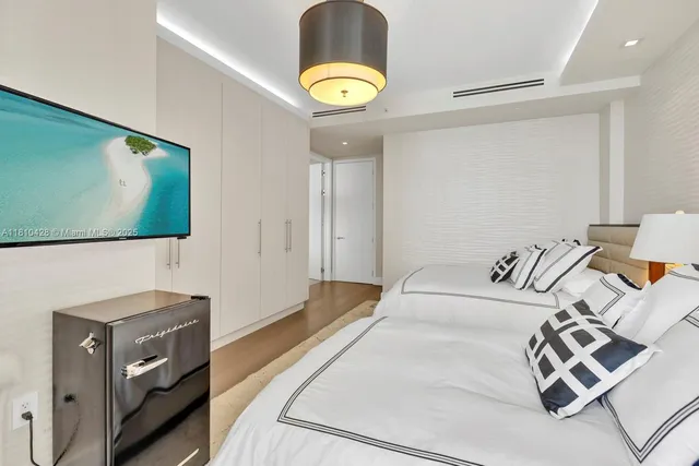 $15,900,000 | 9701 Collins Avenue, Unit 2403S, Bal Harbour, FL 33154