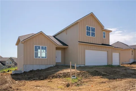 $419,950 | 16721 Pinehurst Drive, Basehor, KS 66007