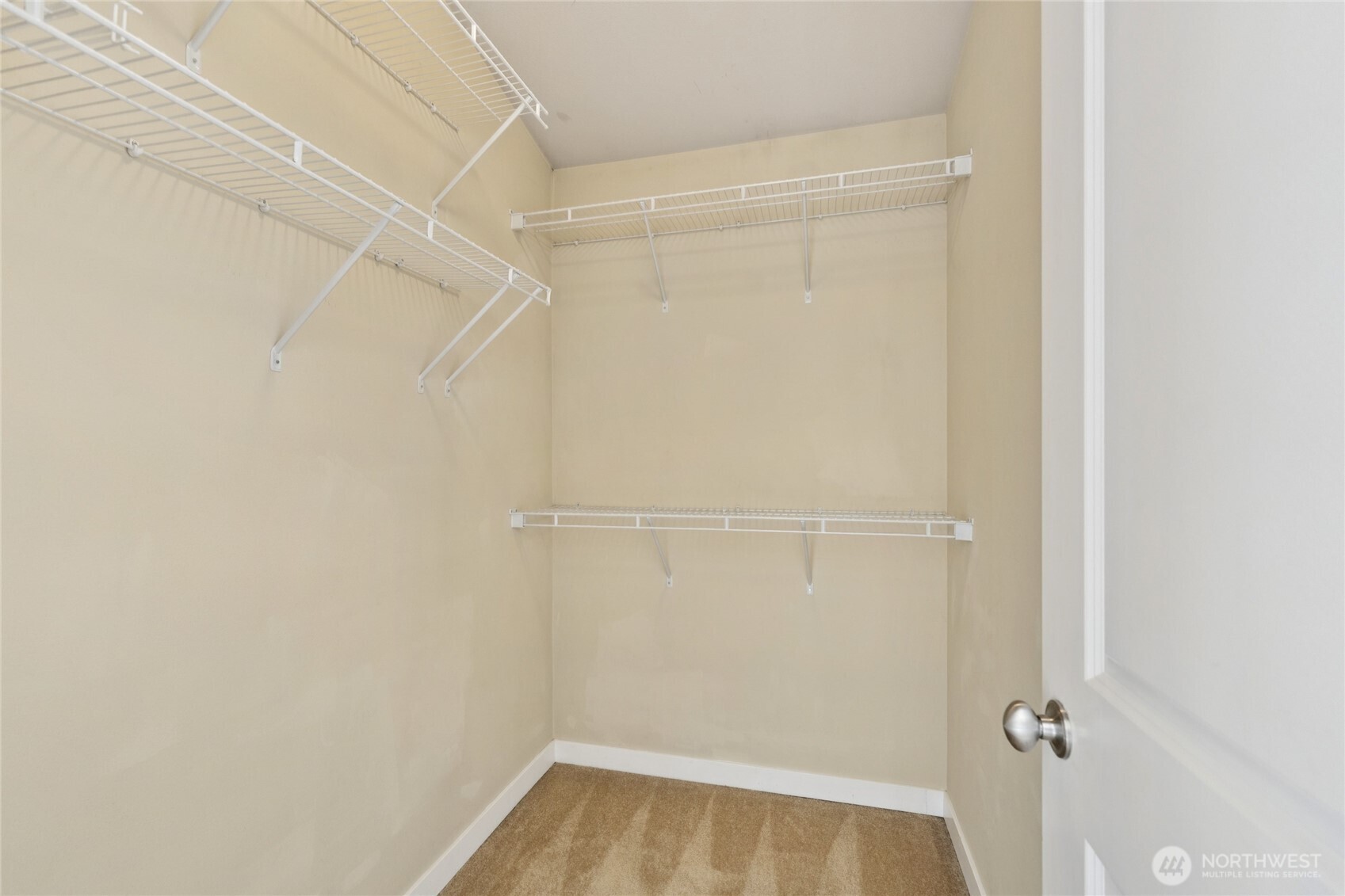 9503 Ashworth Avenue North, Unit B Seattle, WA 98103 - Photo 14 of 26 a view of a small room