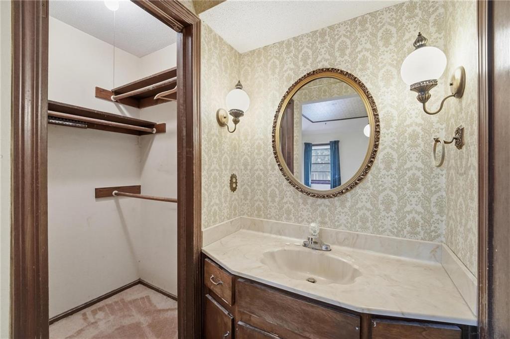 8100 Hauser Street Lenexa, KS 66215 - Photo 32 of 40
