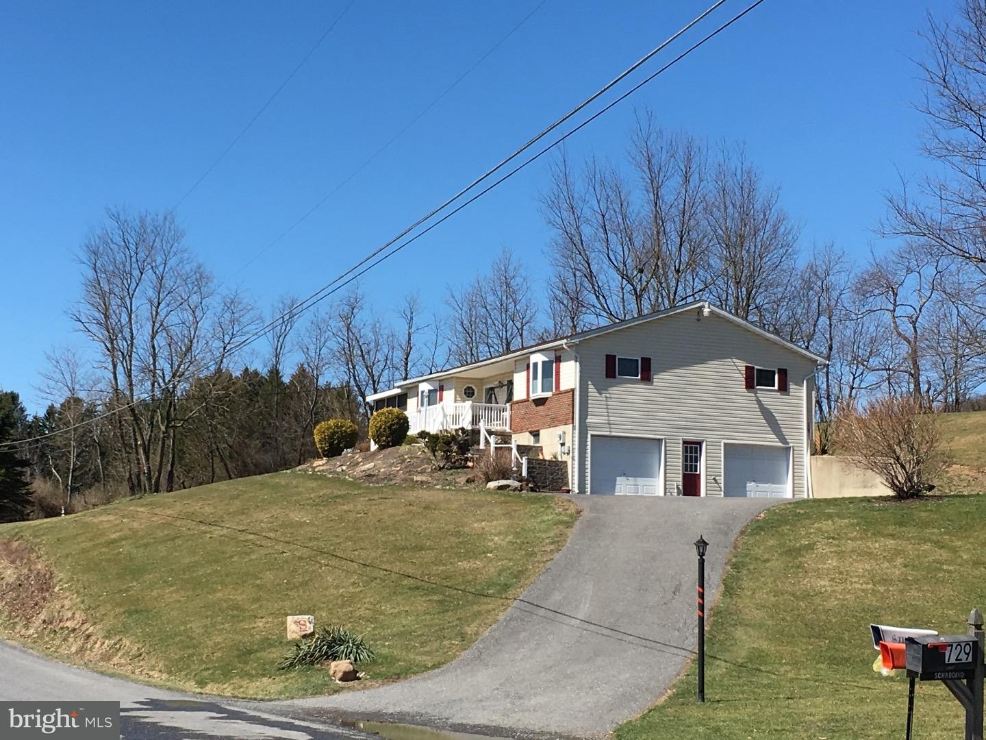 729 Golf Road Tamaqua, PA 18252 - Photo 3 of 22 Gallery Image 3