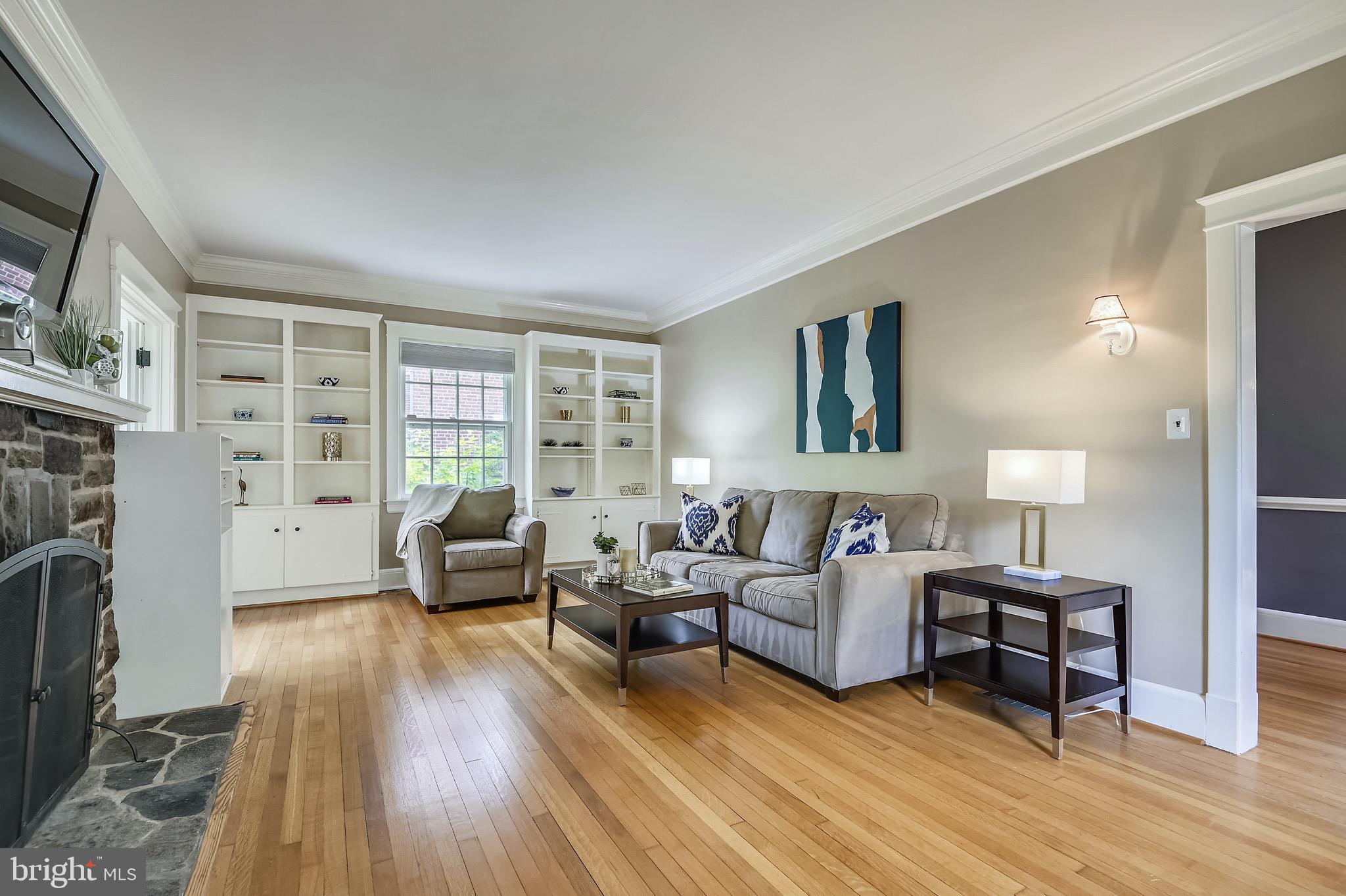 311 St Dunstans Road Baltimore, MD 21212 - Photo 4 of 67 Generously light-filled