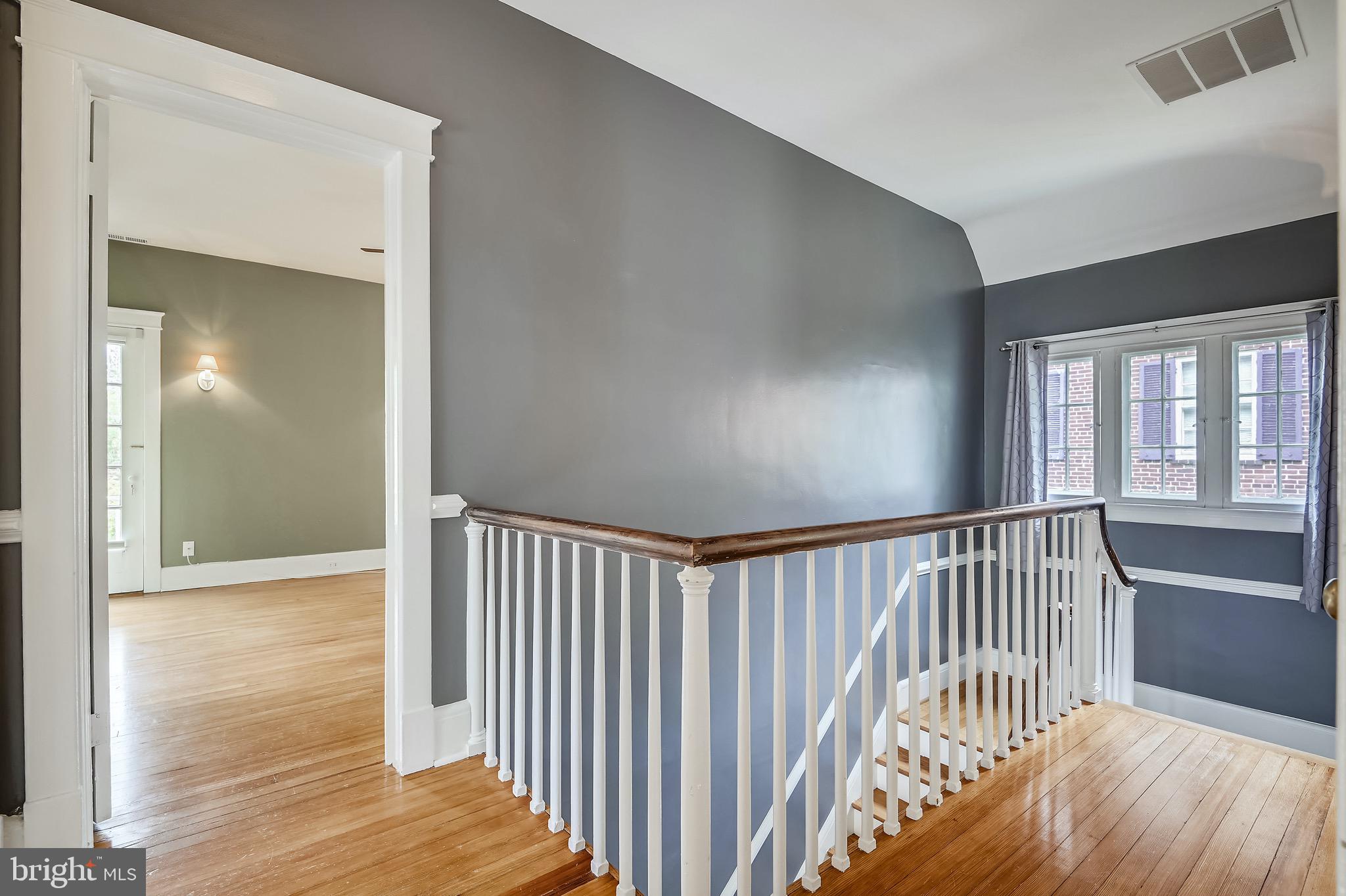 311 St Dunstans Road Baltimore, MD 21212 - Photo 34 of 67 Large second story foyer with east light