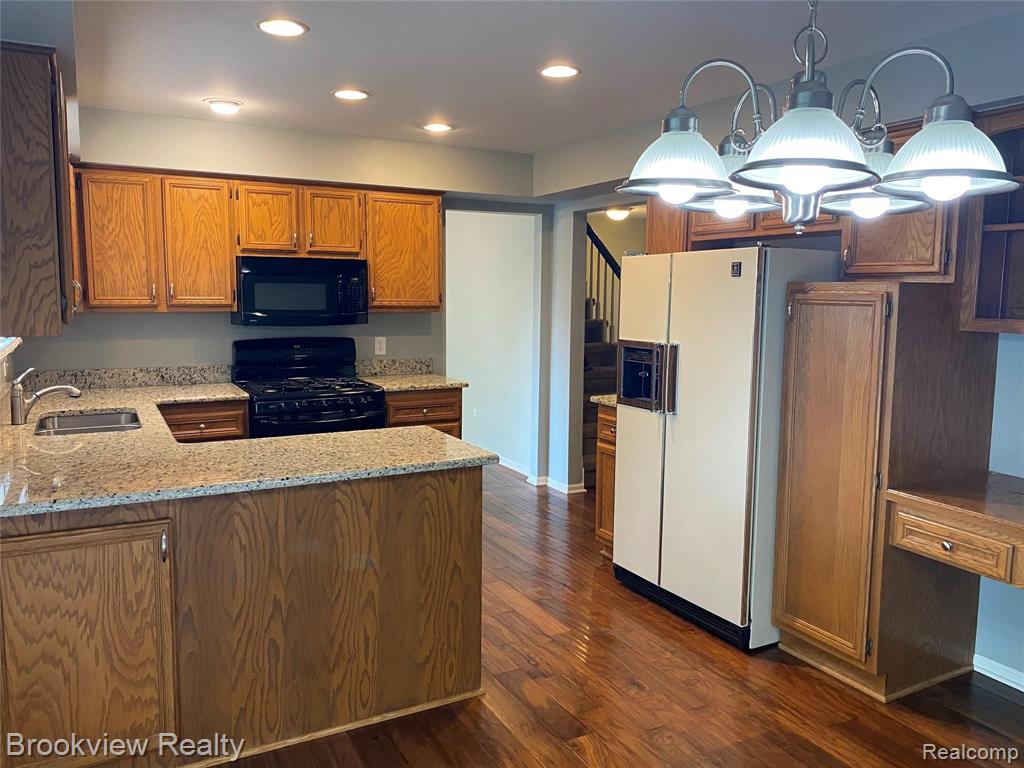 373 Drexelgate Parkway Rochester Hills, MI 48307 - Photo 7 of 35