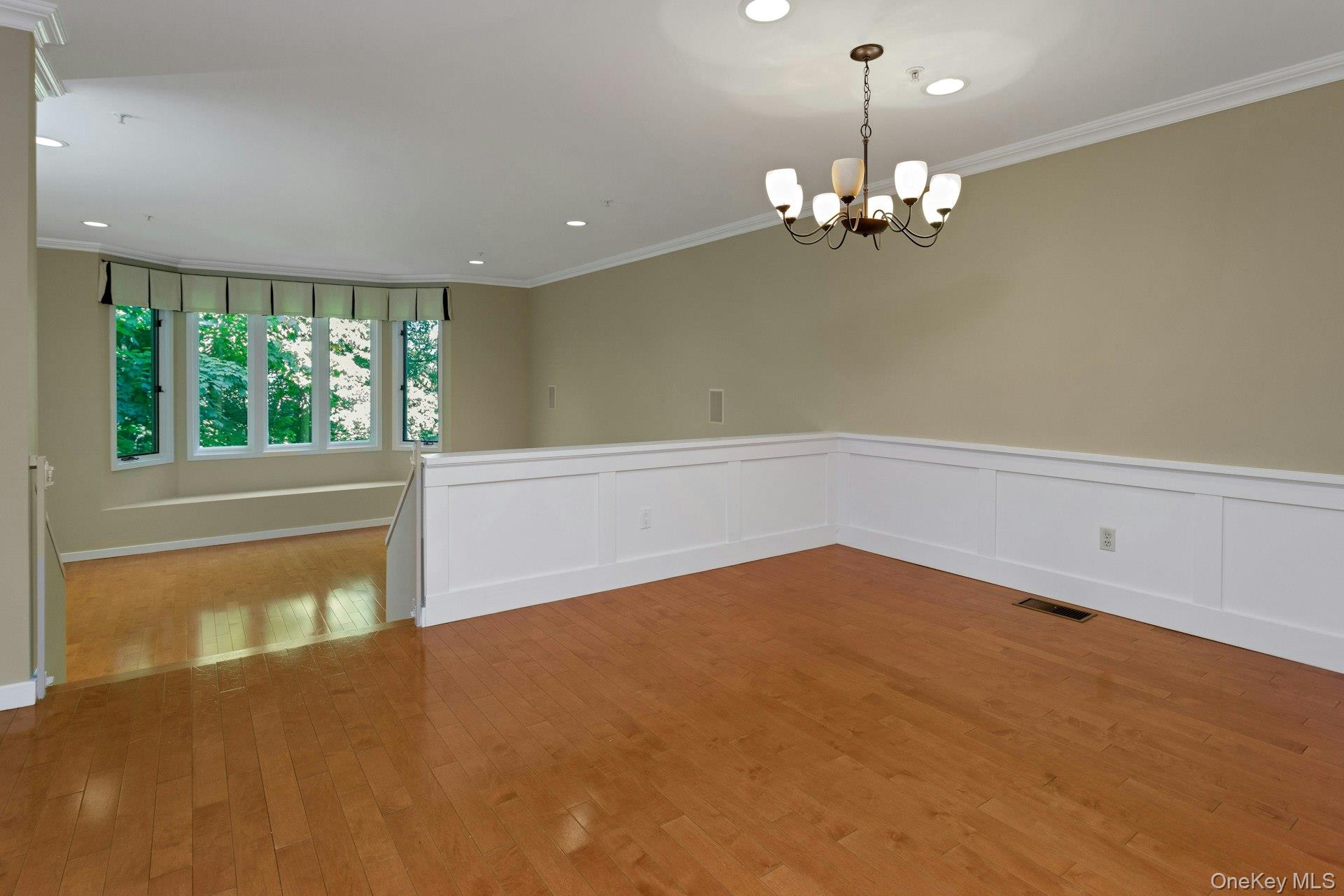 102 Boulder Ridge Road Scarsdale, NY 10583 - Photo 6 of 32