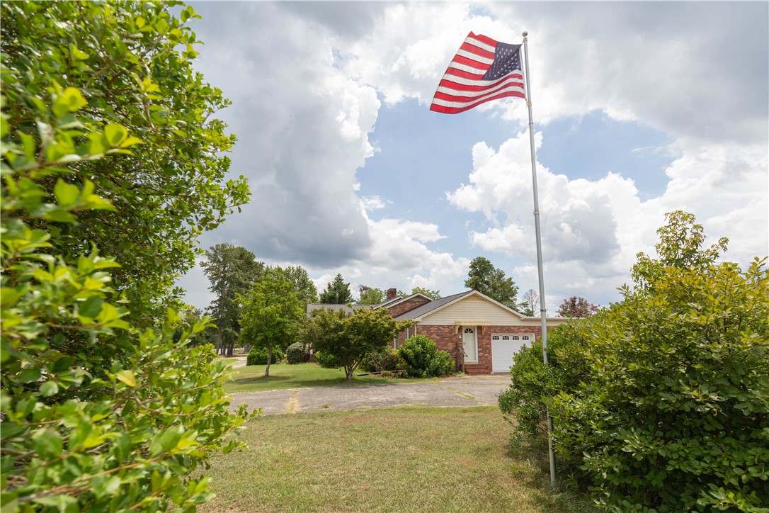 706 Quincy Road Seneca, SC 29678 - Photo 29 of 39 Gallery Image 29