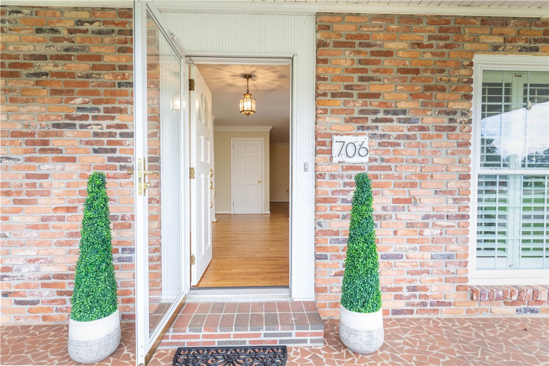 706 Quincy Road Seneca, SC 29678 - Photo 3 of 39 Gallery Image 3