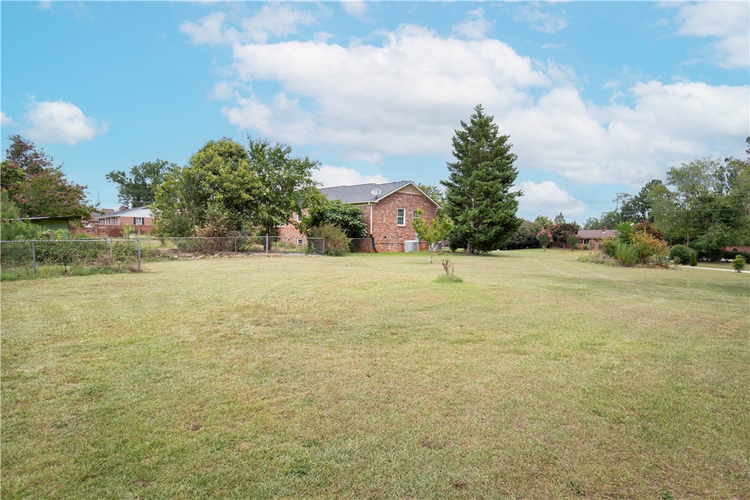 706 Quincy Road Seneca, SC 29678 - Photo 33 of 39 Gallery Image 33