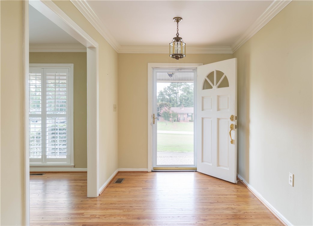 706 Quincy Road Seneca, SC 29678 - Photo 4 of 39 Gallery Image 4