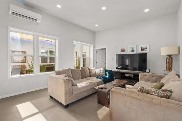 $425,000 | 4992 Farm To Market Road 1624, Lexington, TX 78947