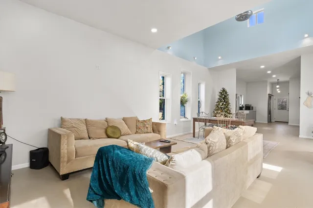 $425,000 | 4992 Farm To Market Road 1624, Lexington, TX 78947