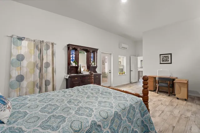 $425,000 | 4992 Farm To Market Road 1624, Lexington, TX 78947