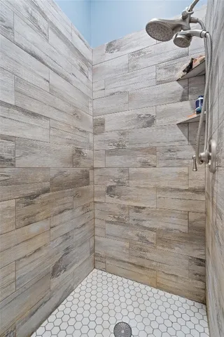 $425,000 | 4992 Farm To Market Road 1624, Lexington, TX 78947