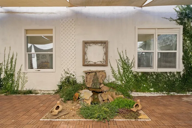 $425,000 | 4992 Farm To Market Road 1624, Lexington, TX 78947