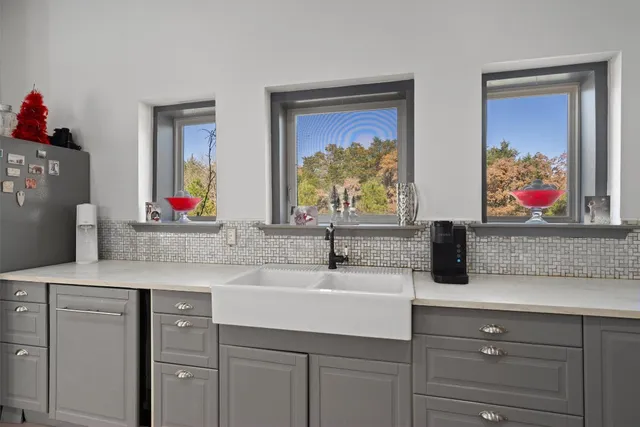 $425,000 | 4992 Farm To Market Road 1624, Lexington, TX 78947