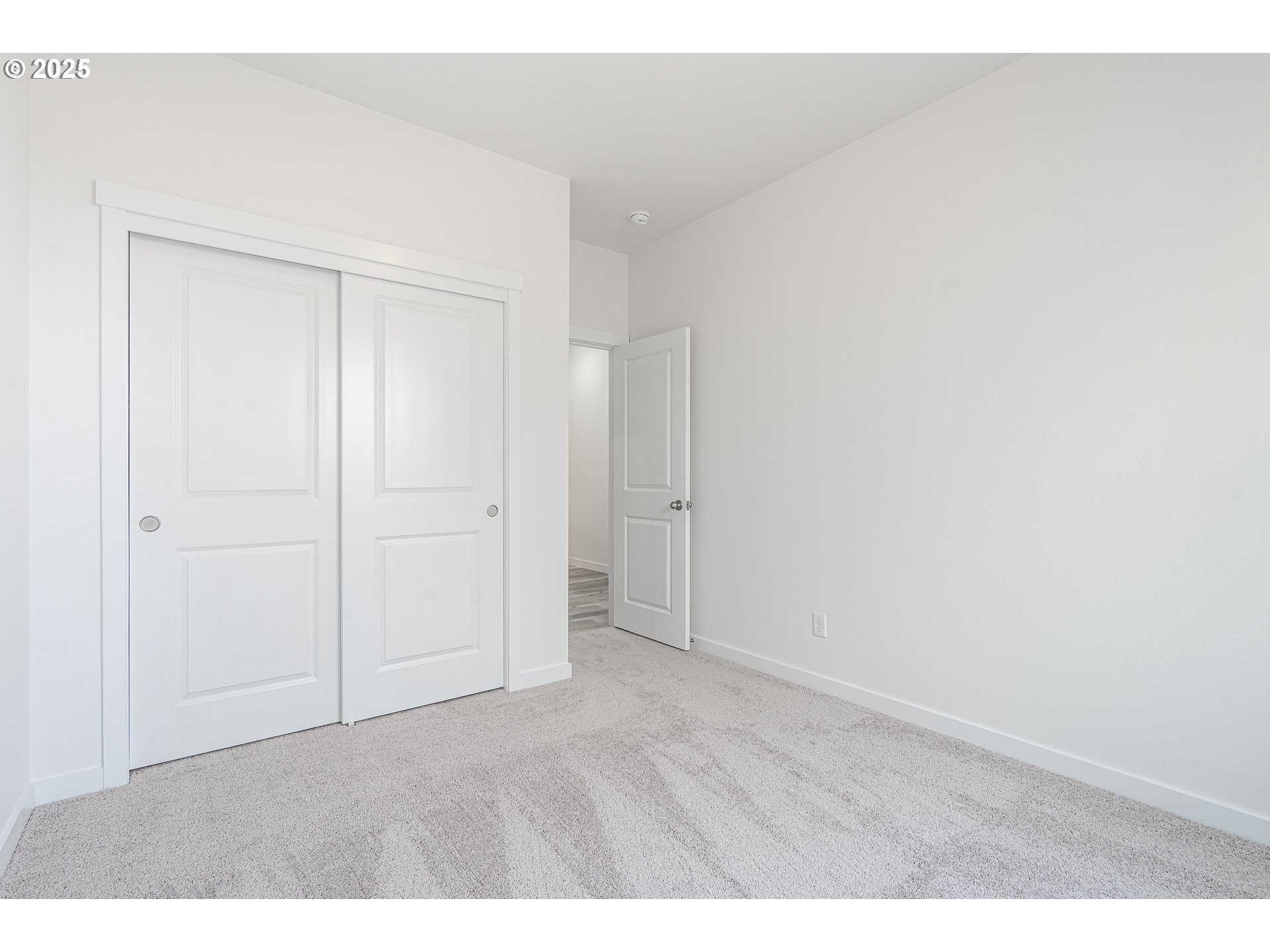 665 Parker Loop Silverton, OR 97381 - Photo 23 of 38 a view of an empty room