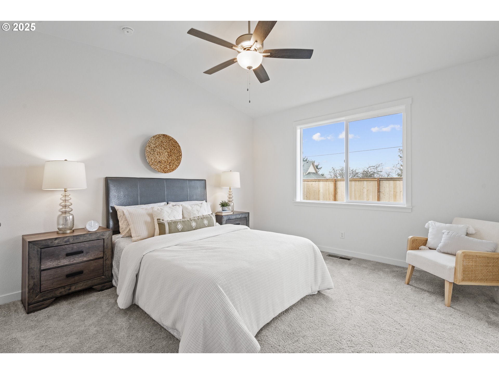 665 Parker Loop Silverton, OR 97381 - Photo 28 of 38 a bedroom with a bed and a window