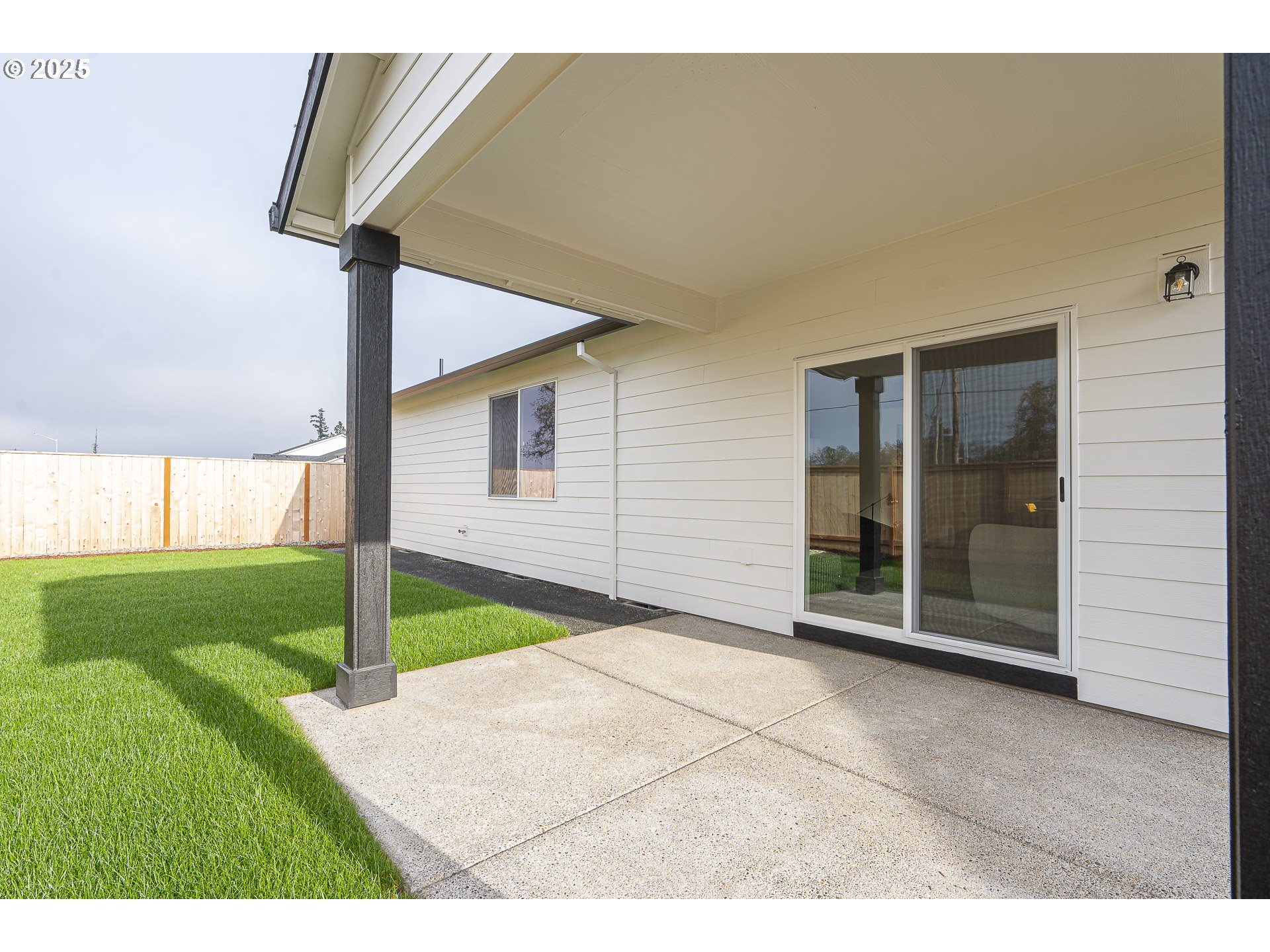 665 Parker Loop Silverton, OR 97381 - Photo 38 of 38 a view interior of the house with yard